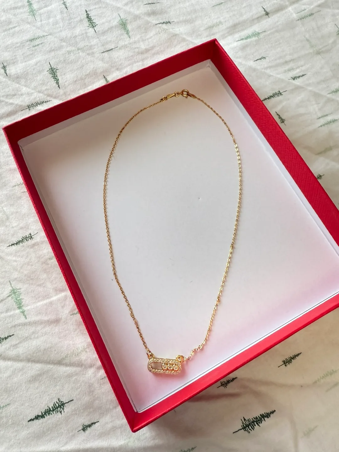 4 Gold Necklaces lot image indicator(3)