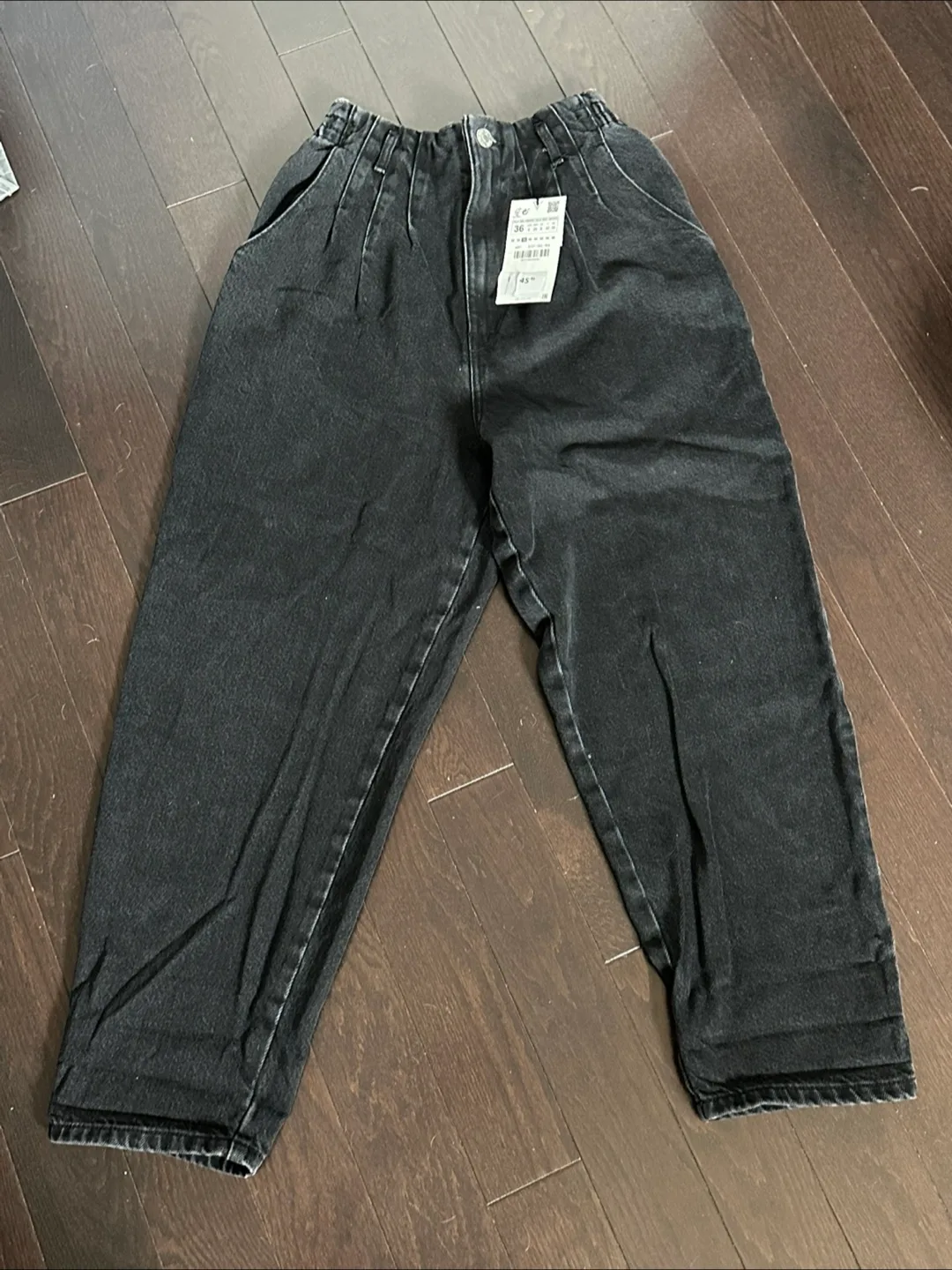 BNWT Zara Black Denim Paperbag High Waisted Jeans Size 4 image indicator(4)