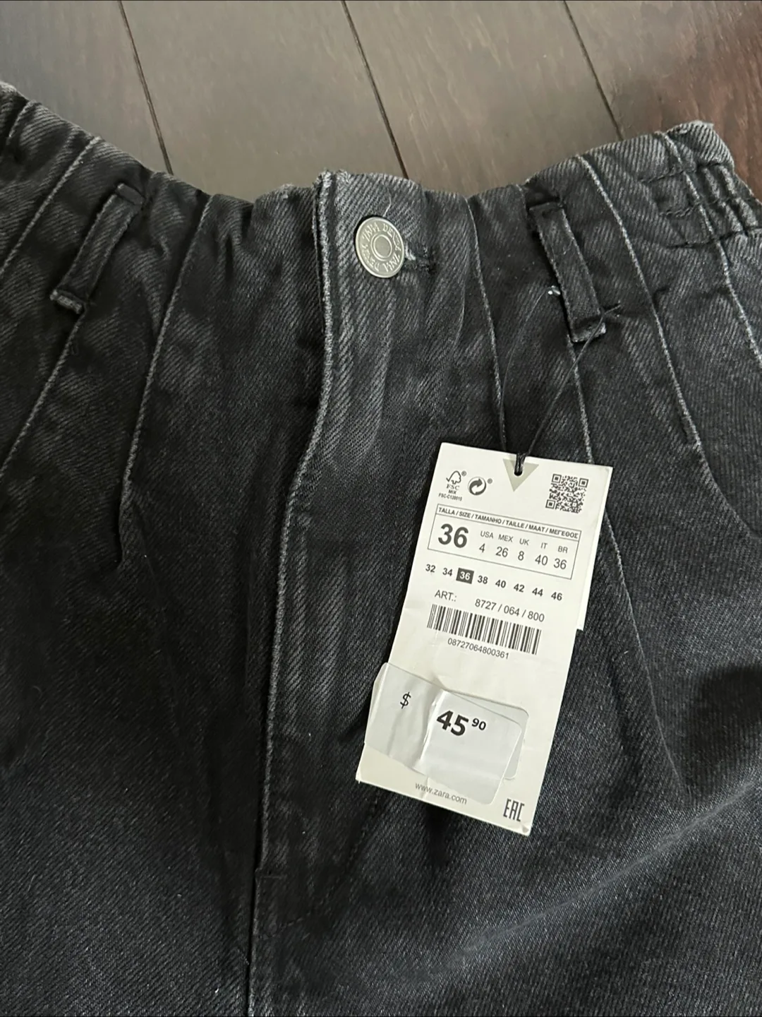 BNWT Zara Black Denim Paperbag High Waisted Jeans Size 4 image indicator(5)