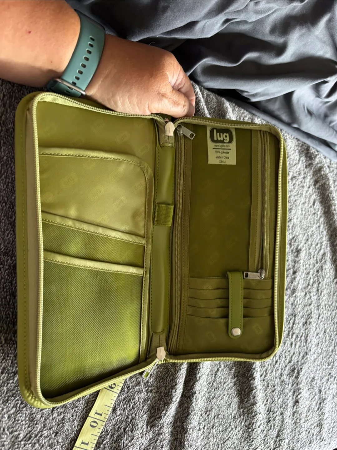 Lug travel wallet image indicator(5)