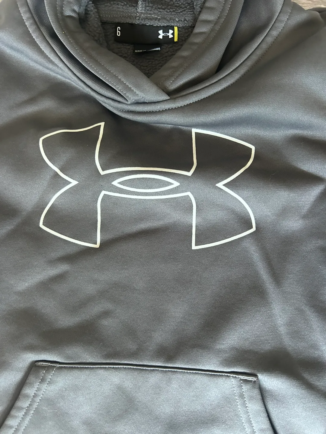 Under Armour Hoodie - Size 6 image indicator(2)