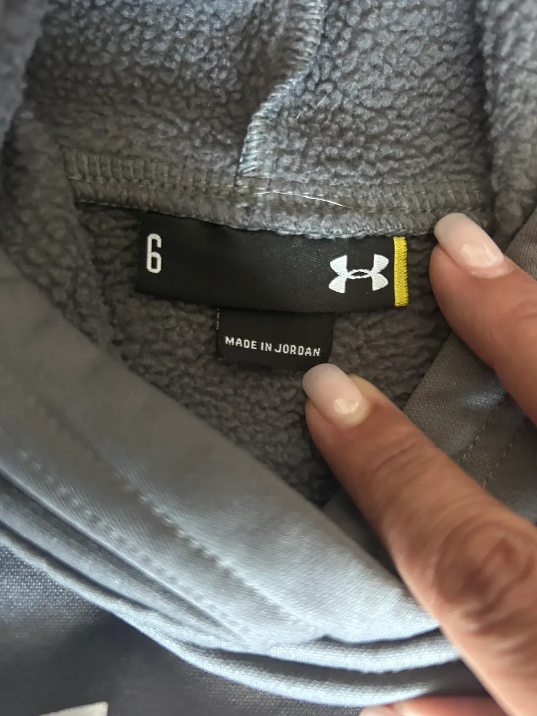 Under Armour Hoodie - Size 6 image indicator(3)