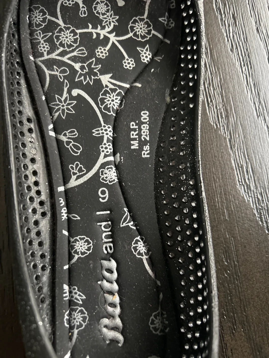 Bata Black Flats - Size 6 image indicator(3)