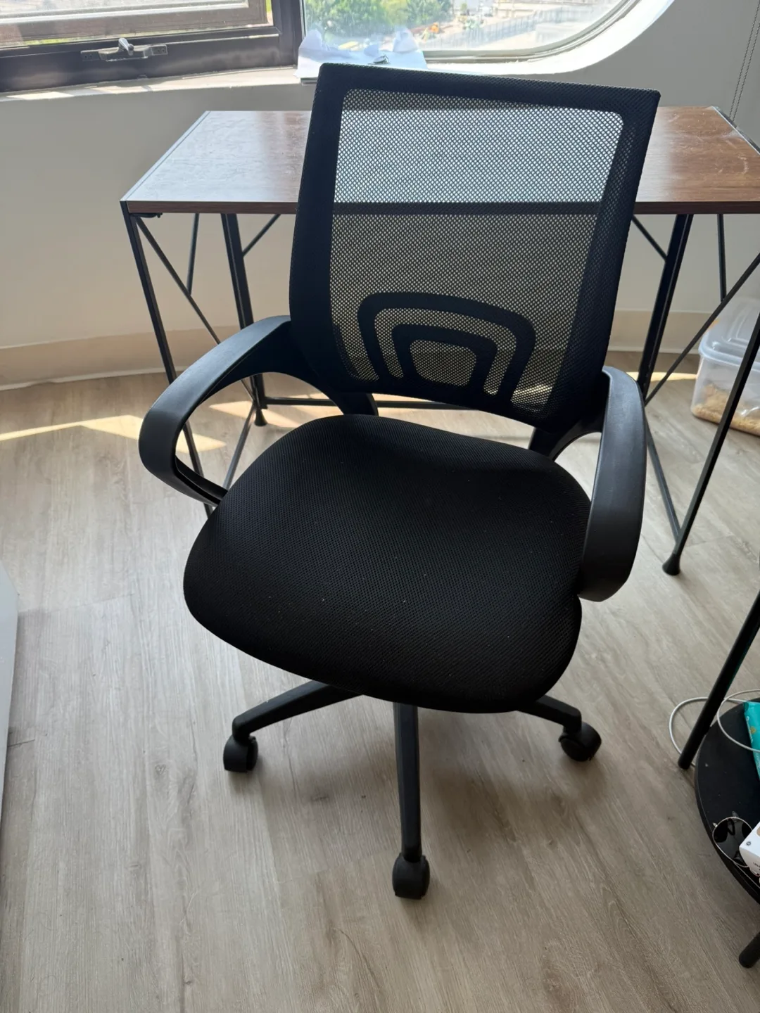 Black Mesh Office Chair thumbnail