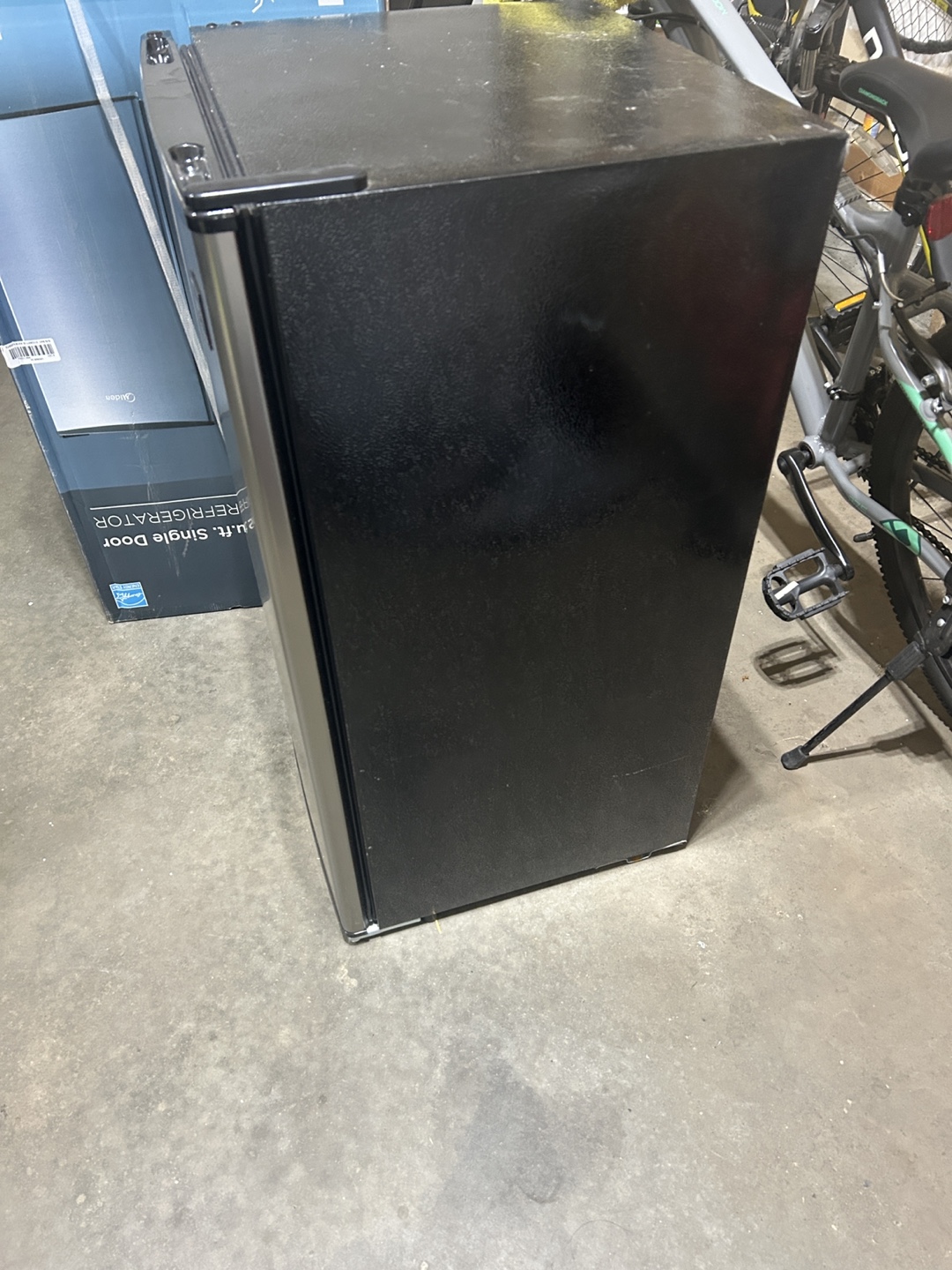 RCA Compact Mini Fridge - Black - photo 3
