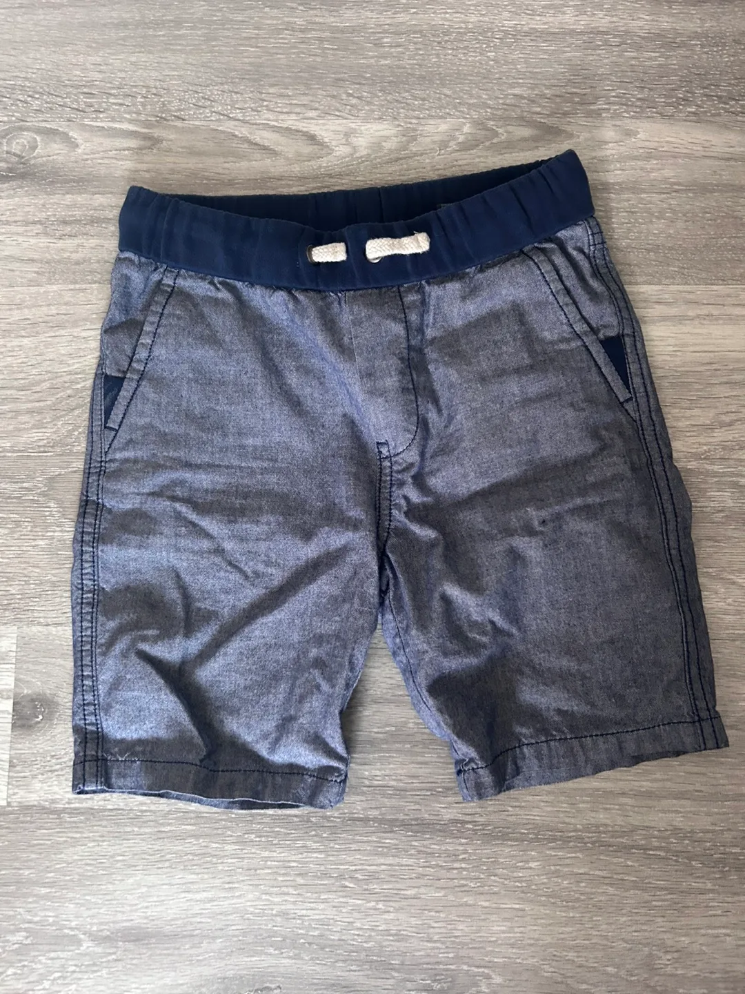 H&M Boys Shorts Size 5-6Y image indicator(5)