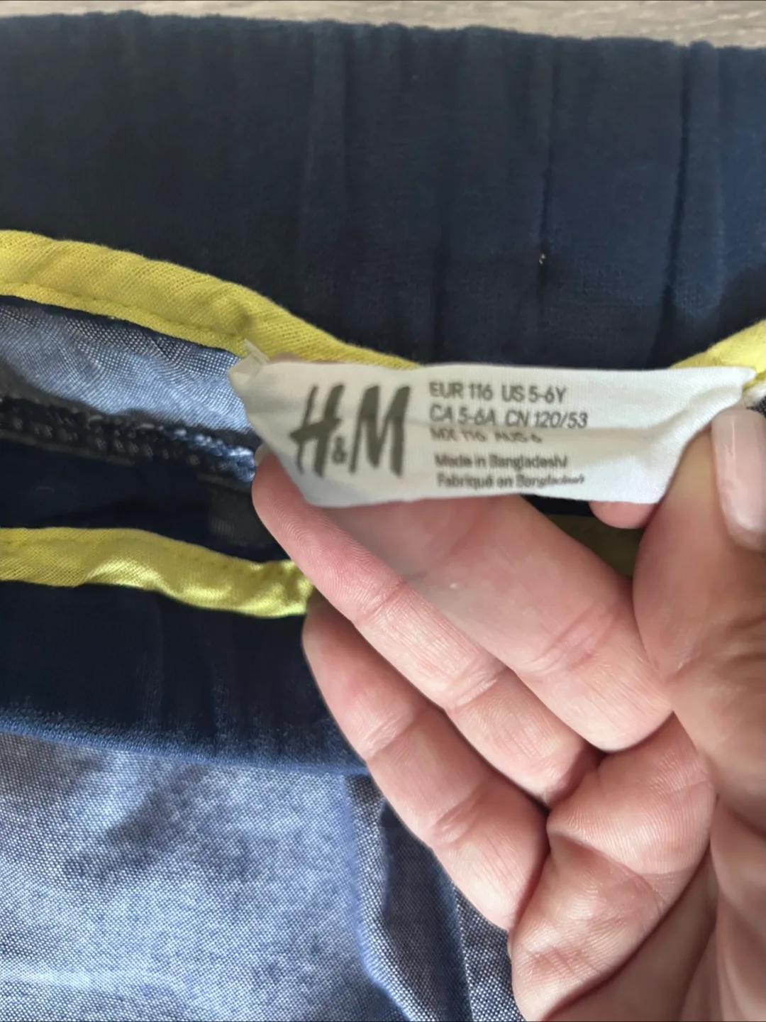 H&M Boys Shorts Size 5-6Y image indicator(7)