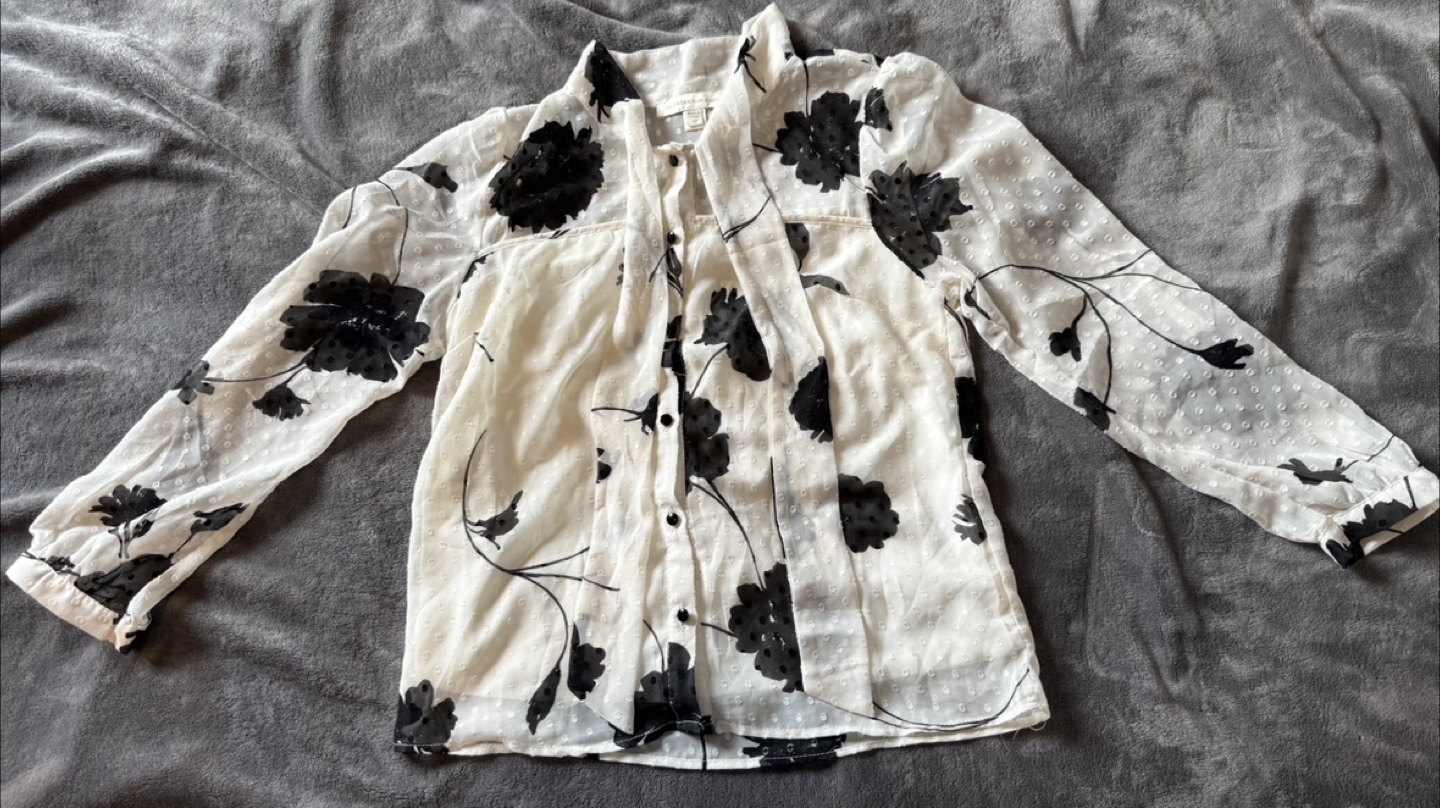 Monteau Los Angeles Floral Blouse - Size M