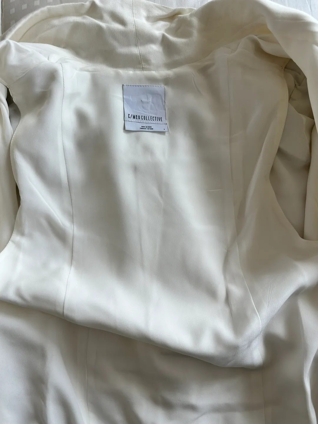 C/MEO Collective White Cape - Size S image indicator(3)