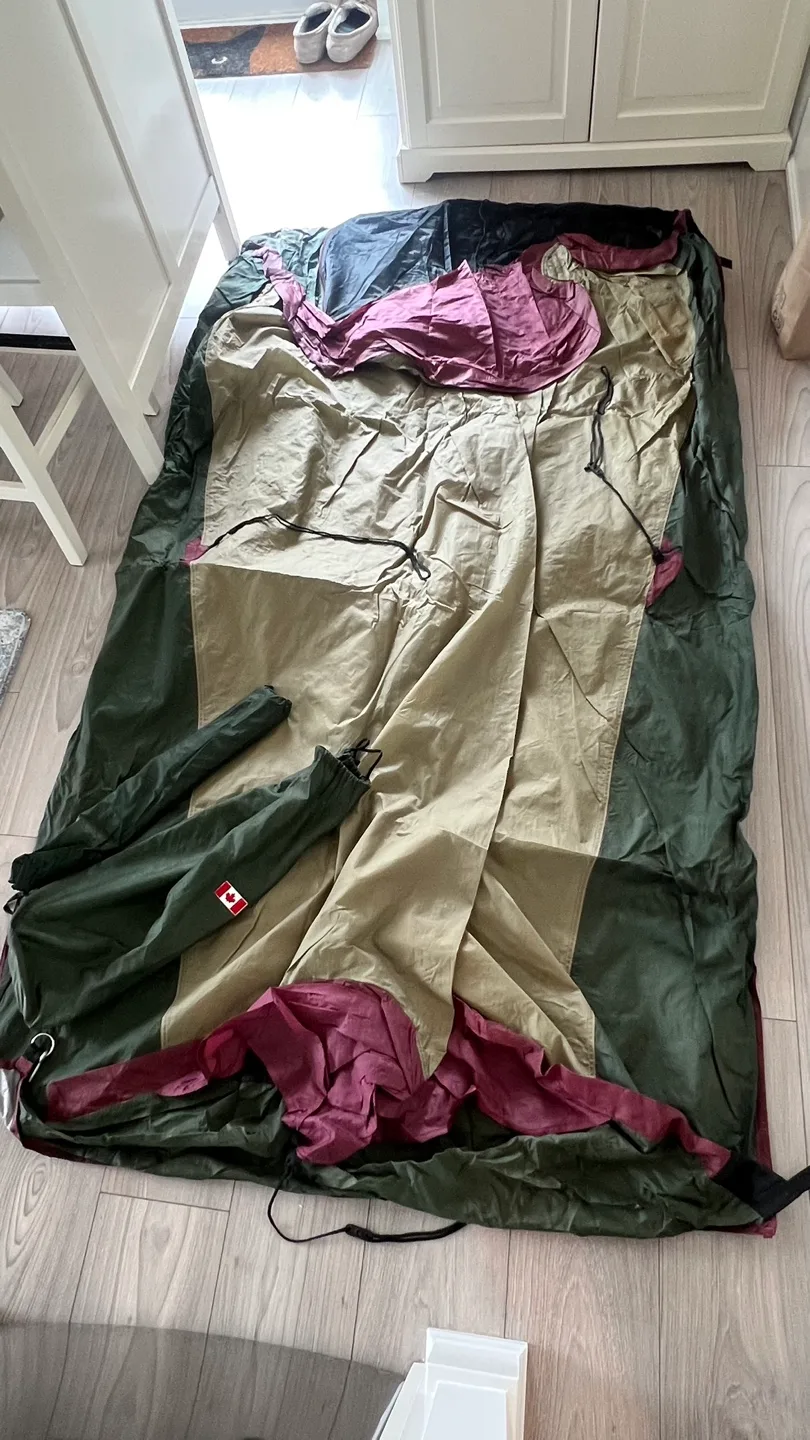 Small, lightweight cylinder cycling tent thumbnail
