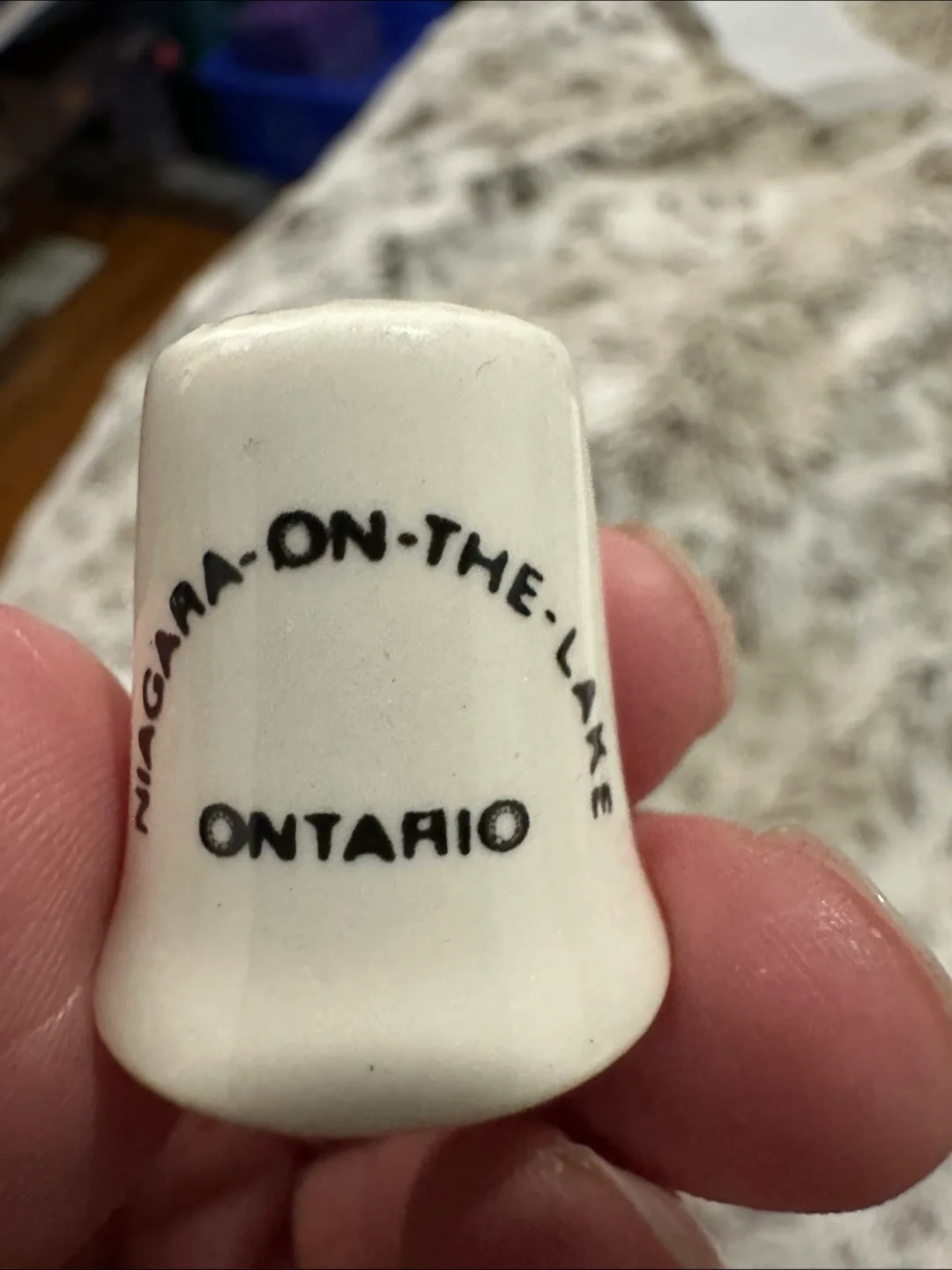 Fine Bone China Thimble - Niagara-On-The-Lake image indicator(4)