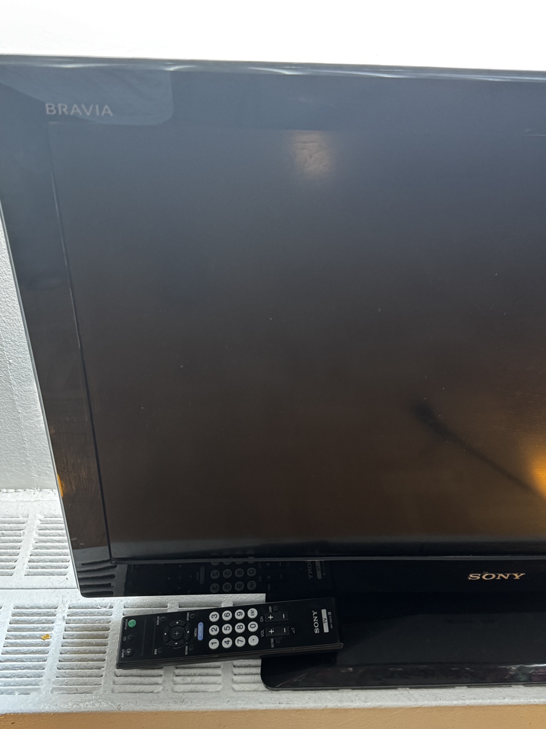 Moving Sale - Sony Bravia TV. - photo 3