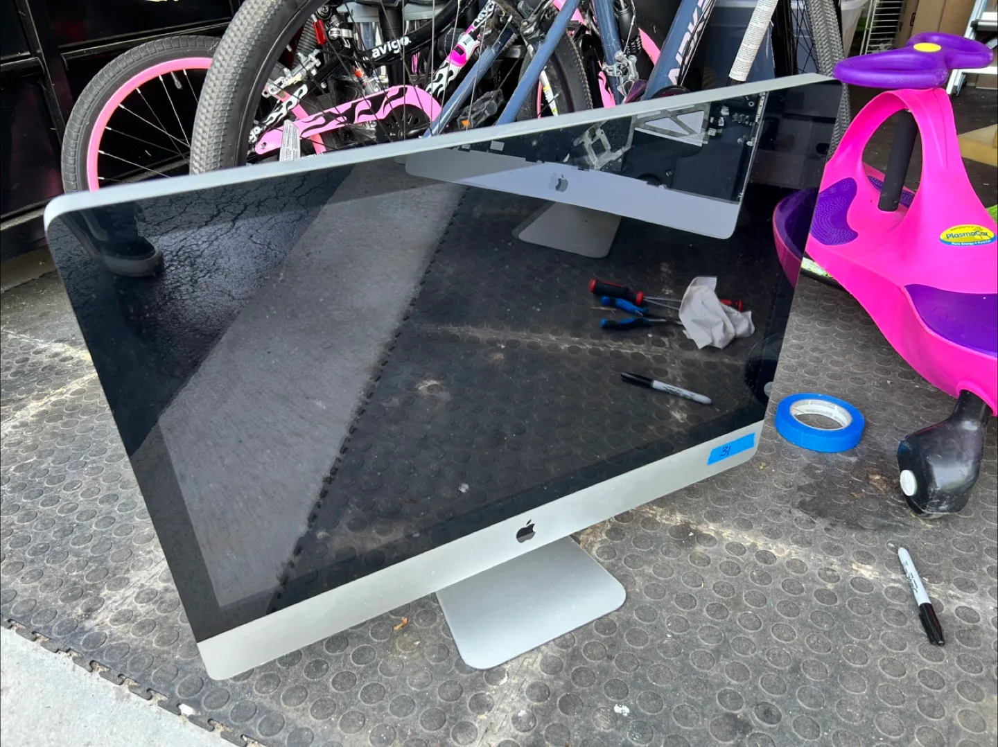 PARTS: 27” iMac 2009 (bad video) thumbnail