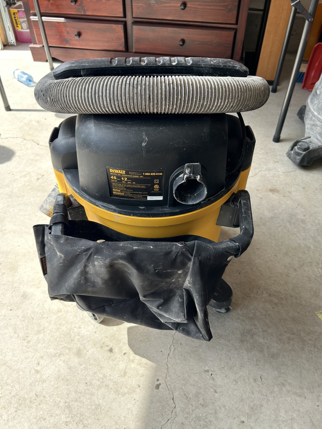 Dewalt 12 gallon wet/dry vac - photo 2