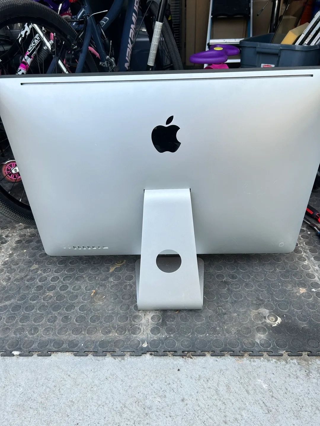 PARTS: 27” 2009 iMac (bad video) image indicator(3)