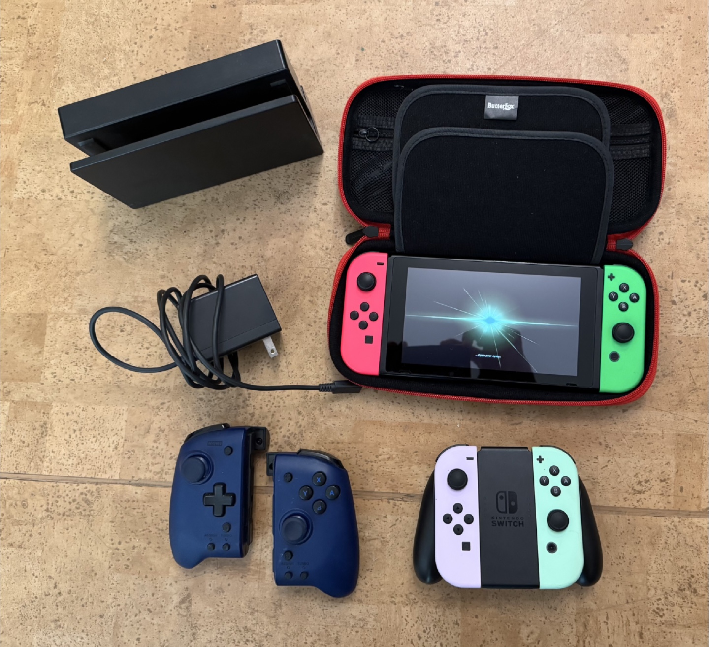 Nintendo Switch with extra controllers - photo 2