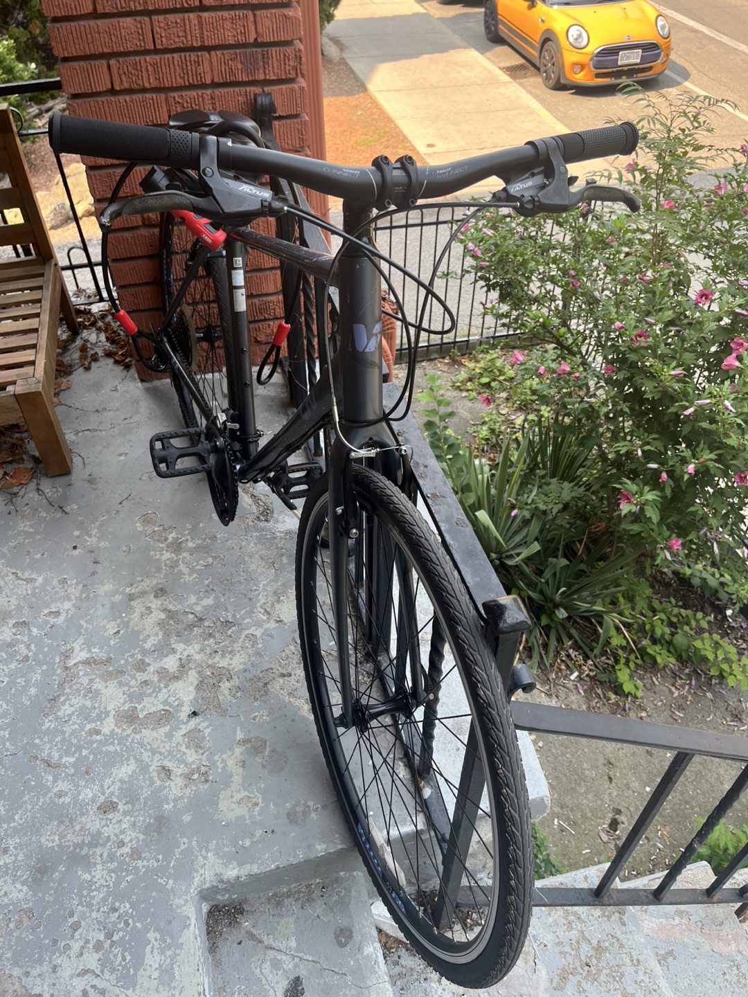 Giant Liv Alight Bicycle with Shimano Crankset - photo 2
