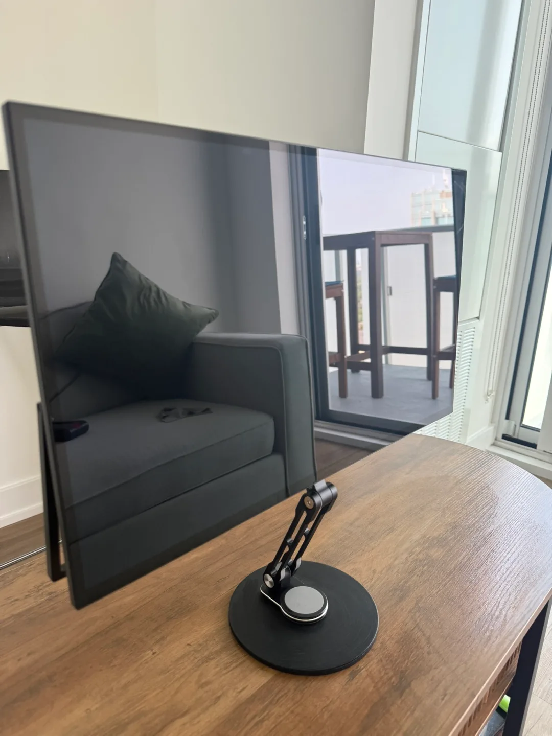 UMax 22” Touchscreen Portable Monitor Bundle – One Cable Setup! thumbnail