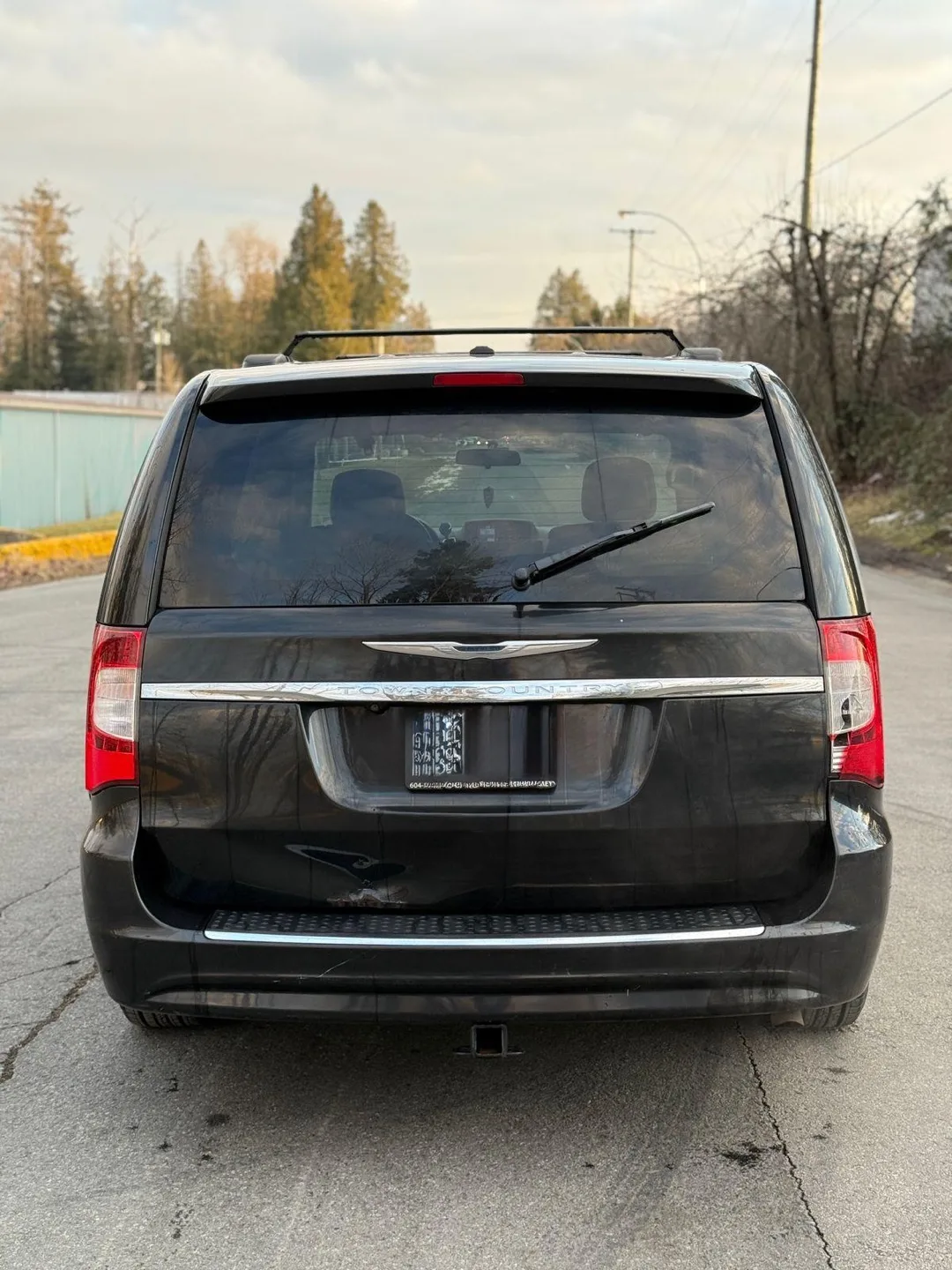 Chrysler Town & Country Minivan image indicator(7)