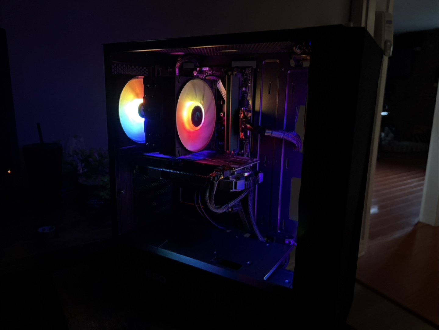 Custom RTX Gaming PC - photo 2