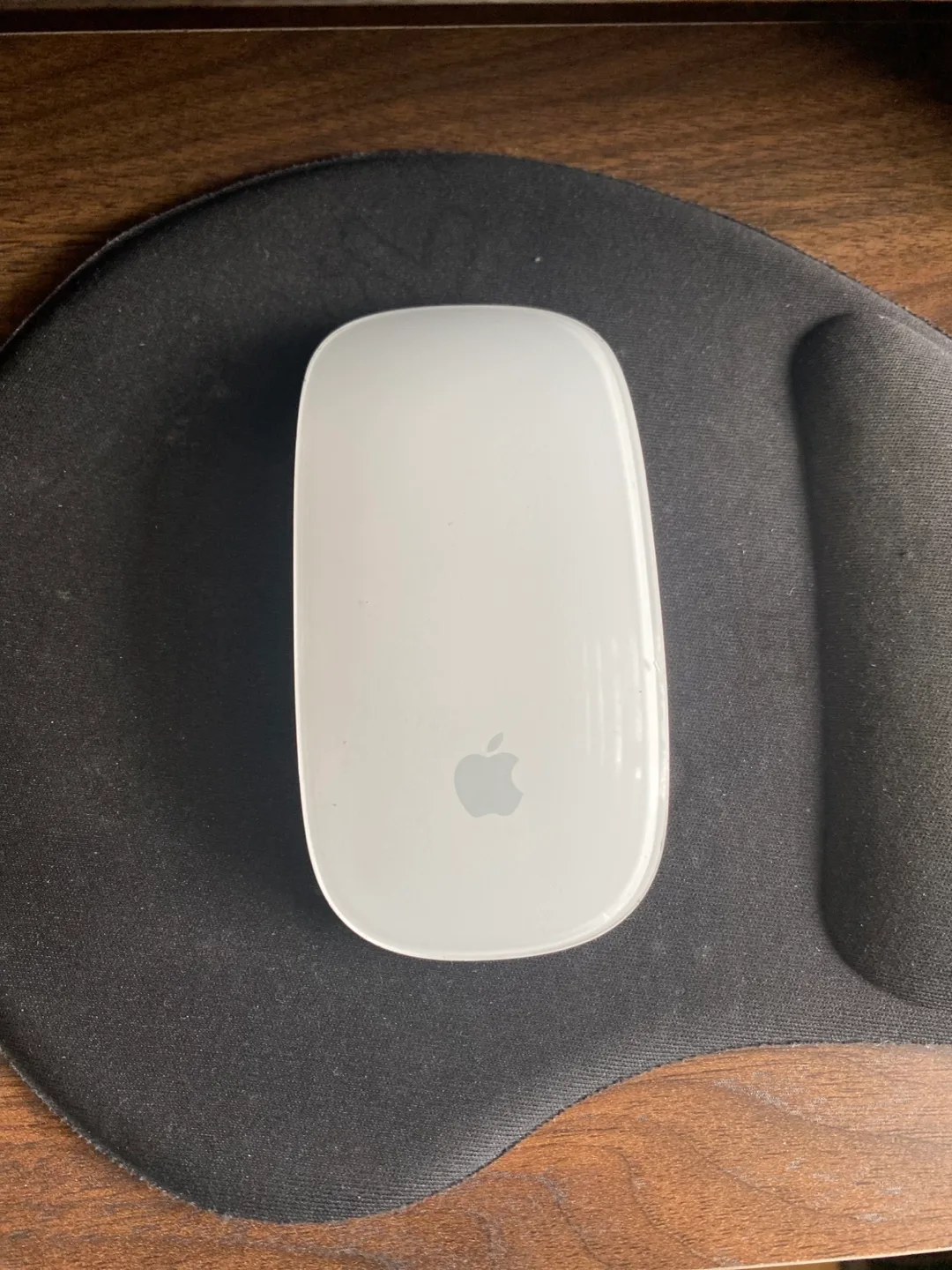 Apple Magic Mouse 1st Generation thumbnail