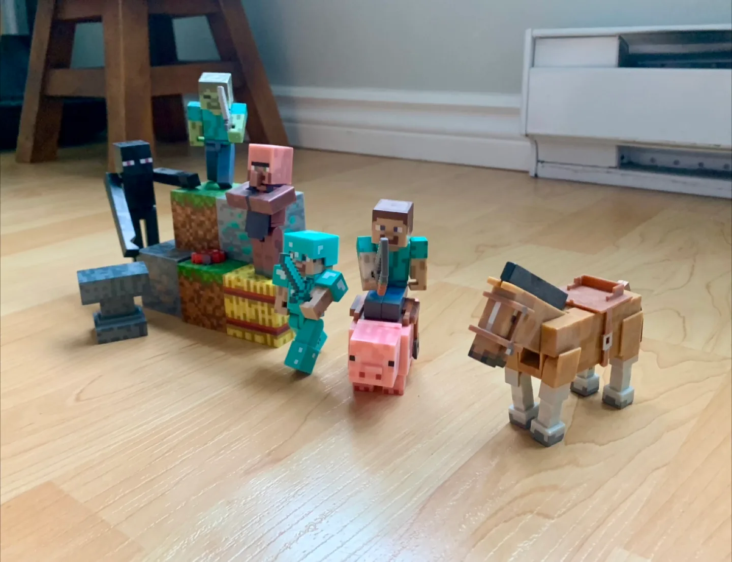 Minecraft - Figurines + Board Game + Magazines image indicator(6)