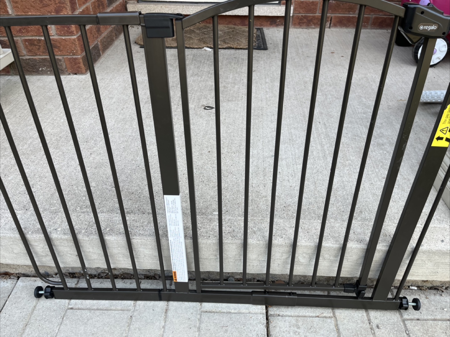 Regalo Super Wide Safety Gate 29"-58" - photo 4