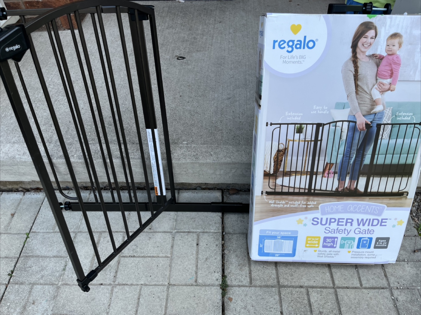 Regalo Super Wide Safety Gate 29"-58" - photo 3