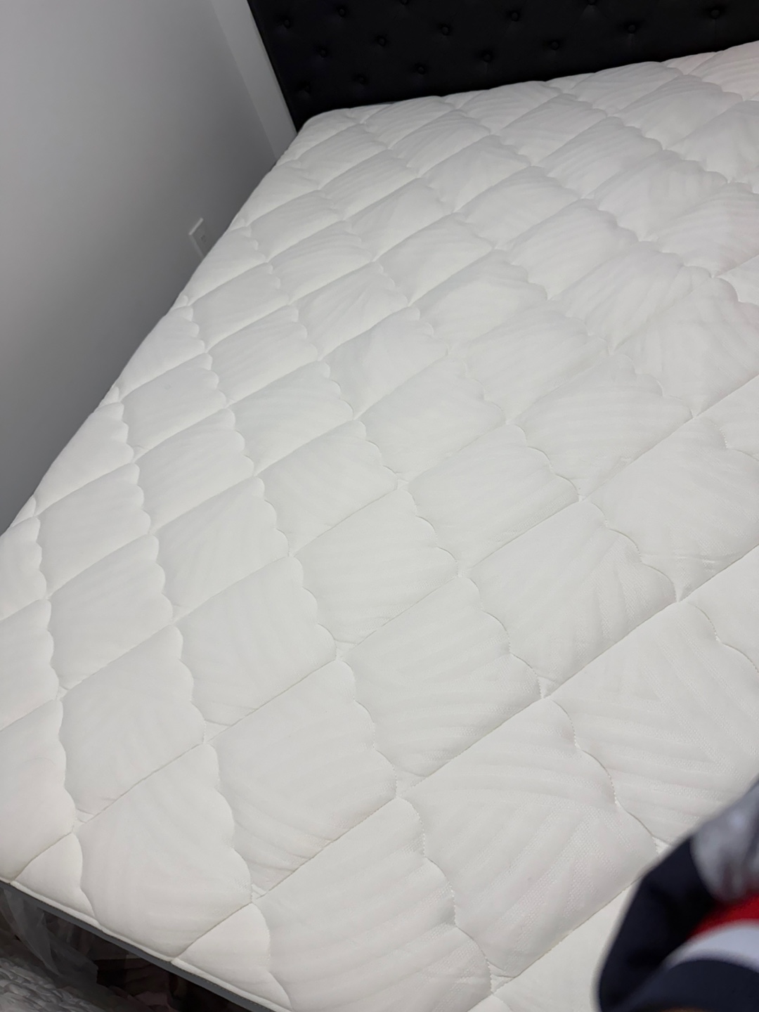 Brand new queen hybrid mattress - photo 3