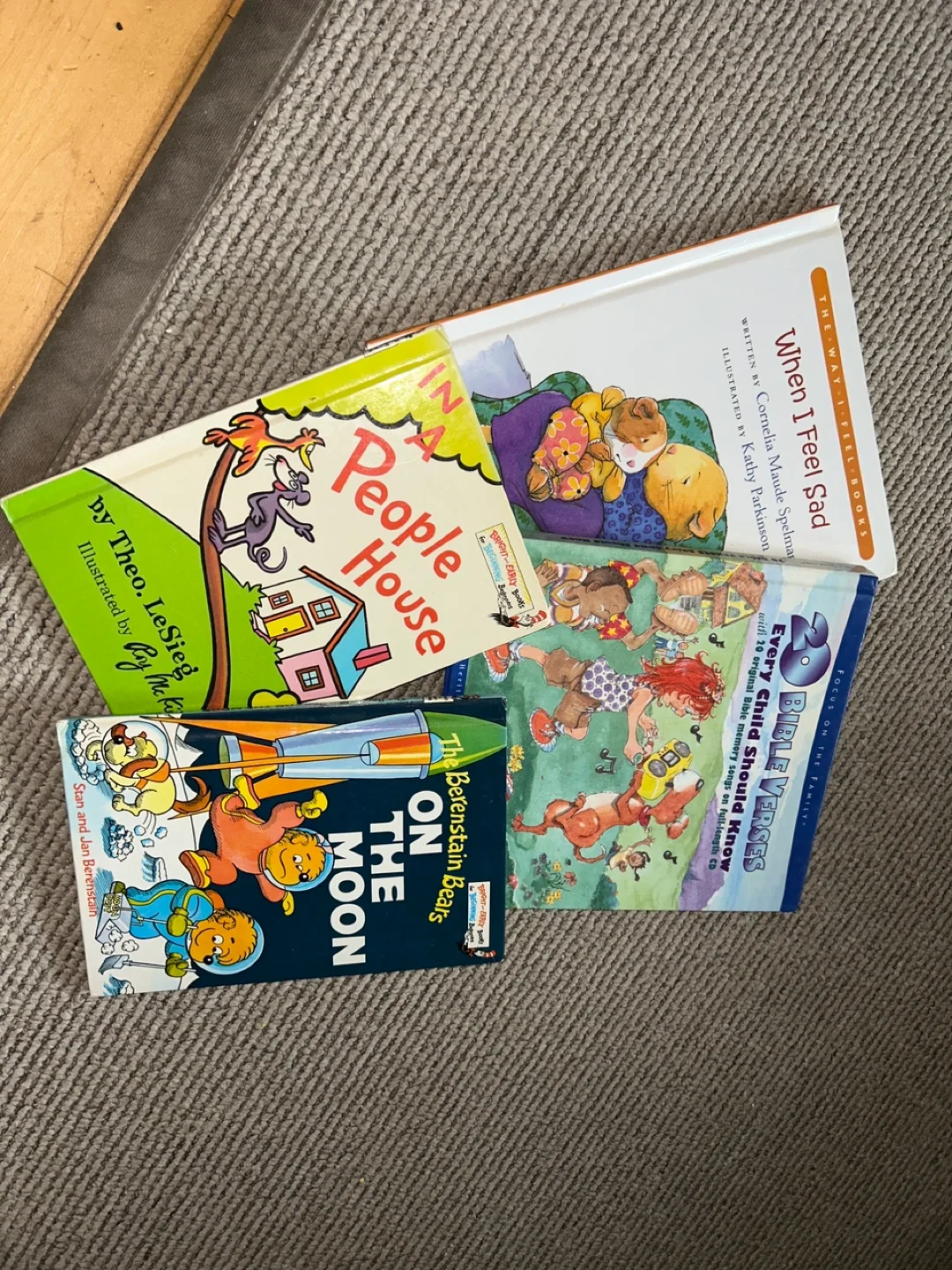 Kids' hardcover Books Lot: Berenstain Bears, Paddington & More thumbnail