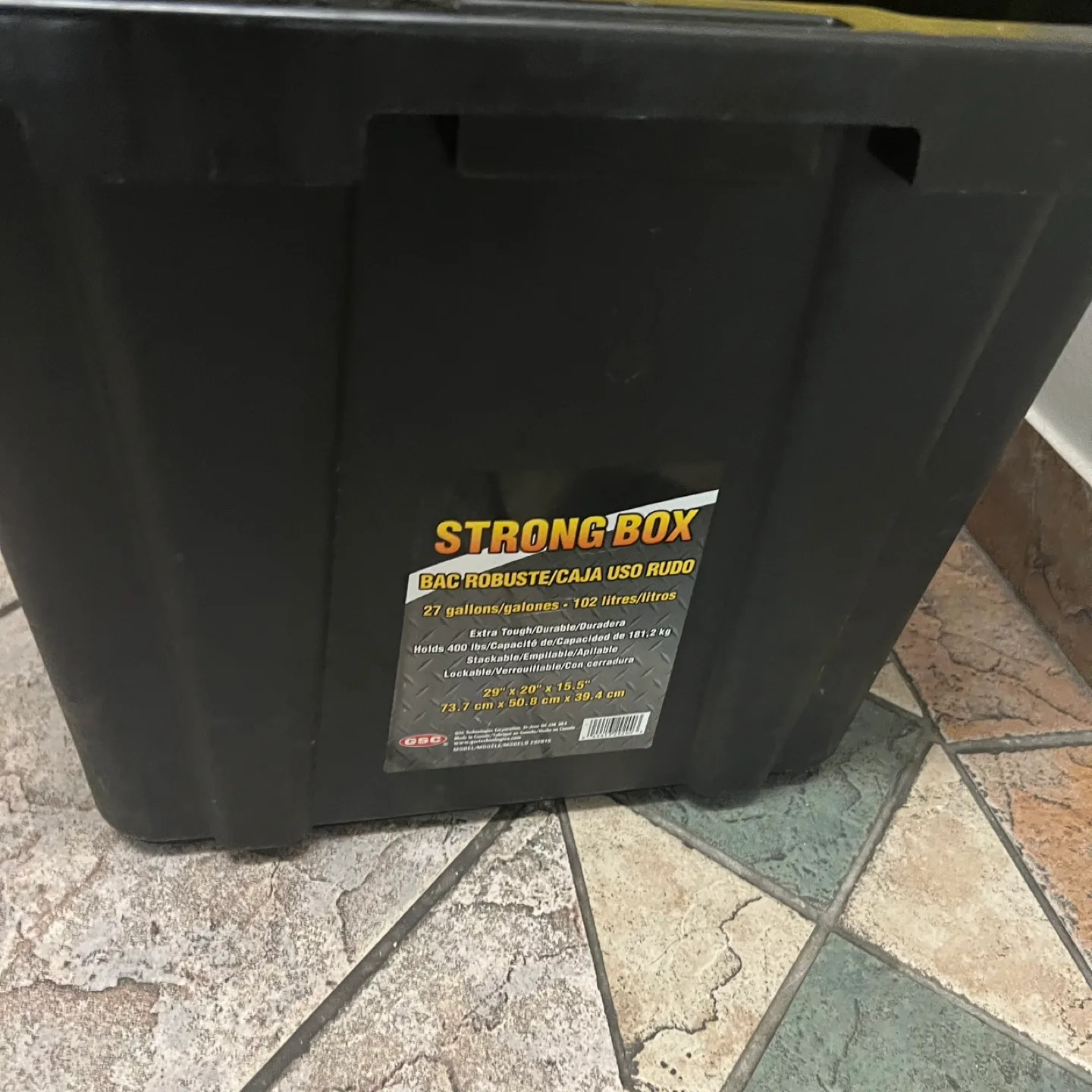 Strongbox 27 Gallon Storage Totes image indicator(4)
