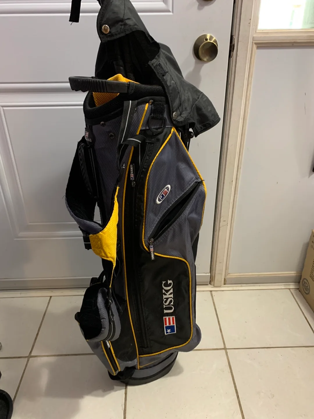 USKG Golf Bag with Clubs image indicator(5)