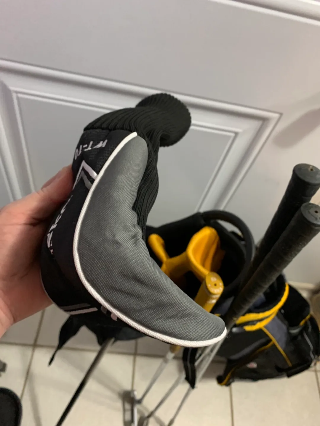 USKG Golf Bag with Clubs image indicator(7)