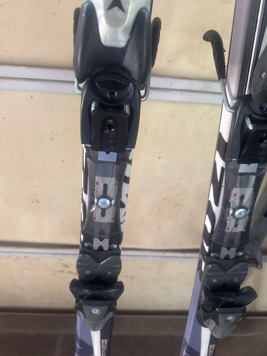 Atomic Ski Set image indicator(2)