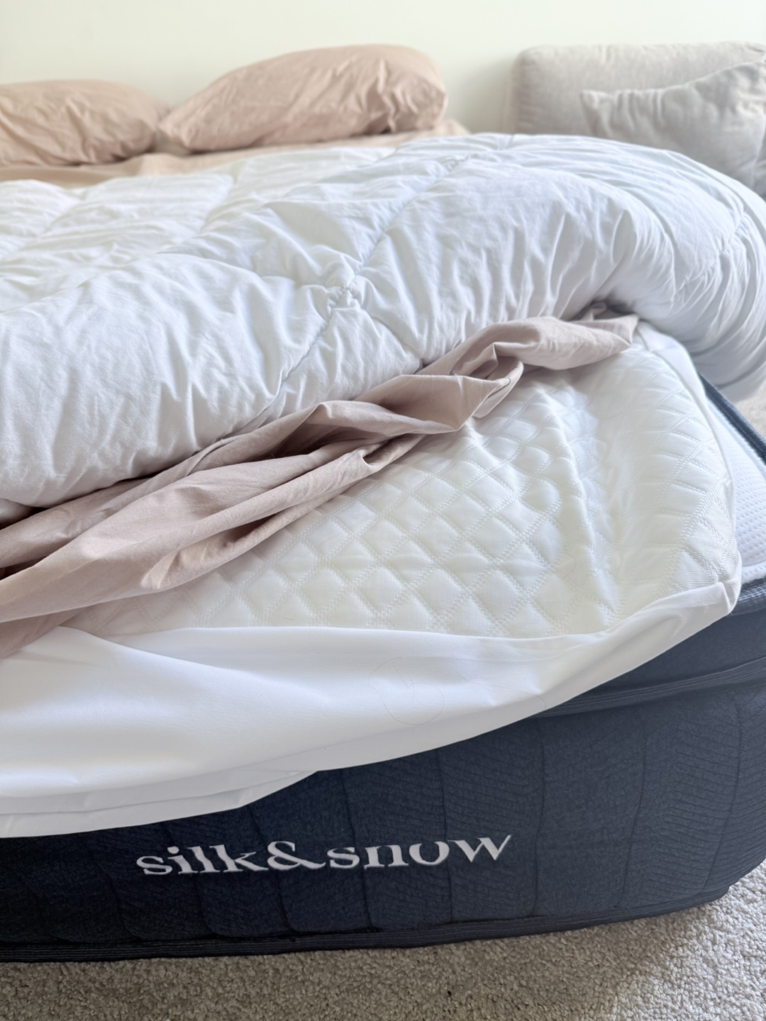 Silk & Snow Hybrid Queen Mattress Bundle – Medium Firm - photo 3