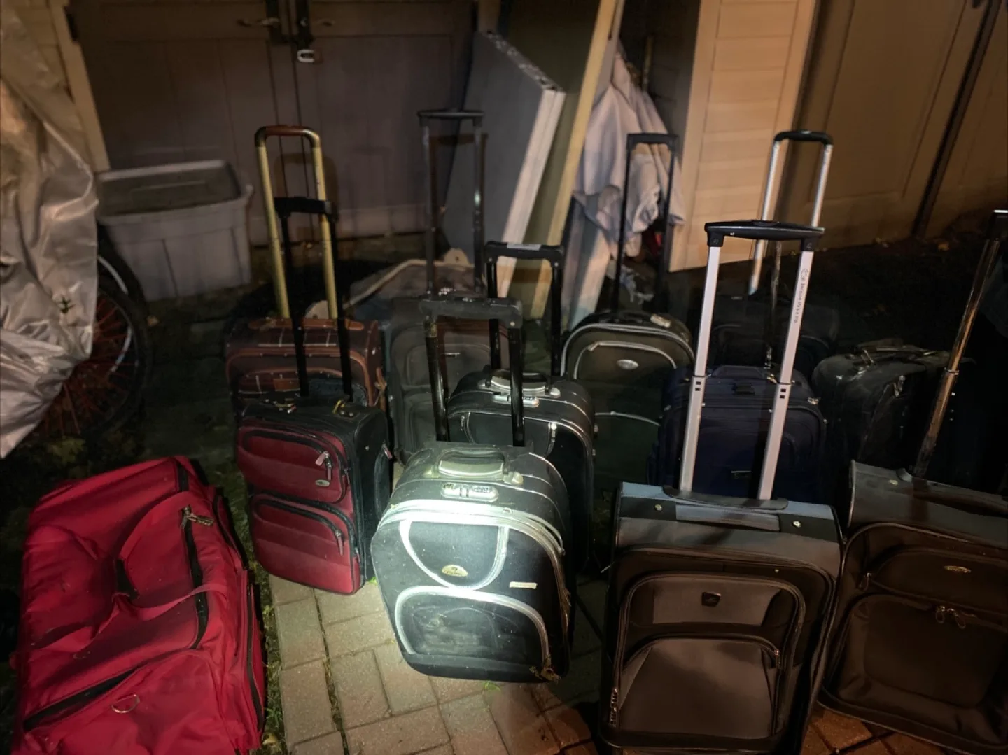 Used Luggage - Assorted Colors & Sizes image indicator(3)