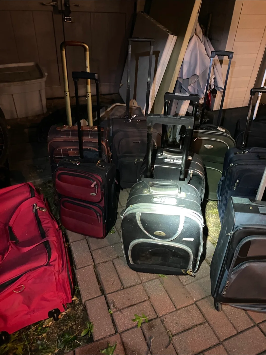Used Luggage - Assorted Colors & Sizes image indicator(5)