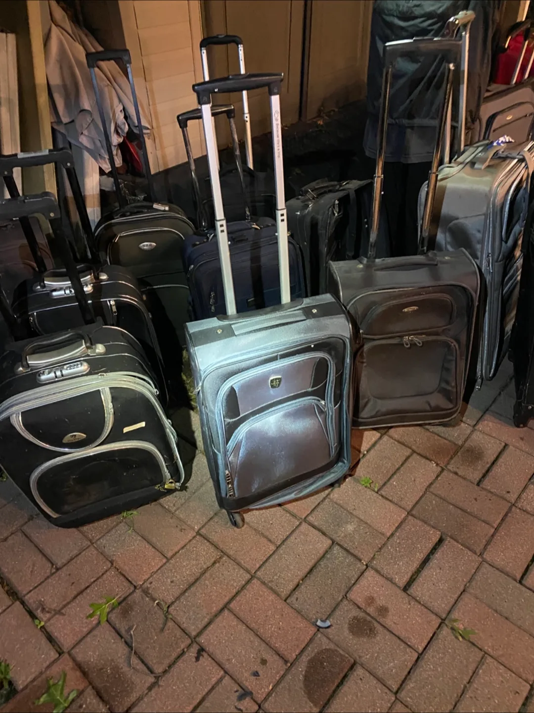 Used Luggage - Assorted Colors & Sizes image indicator(7)