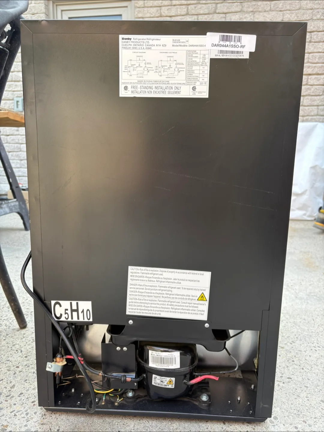 Outdoor Fridge in Stainless Steel image indicator(6)