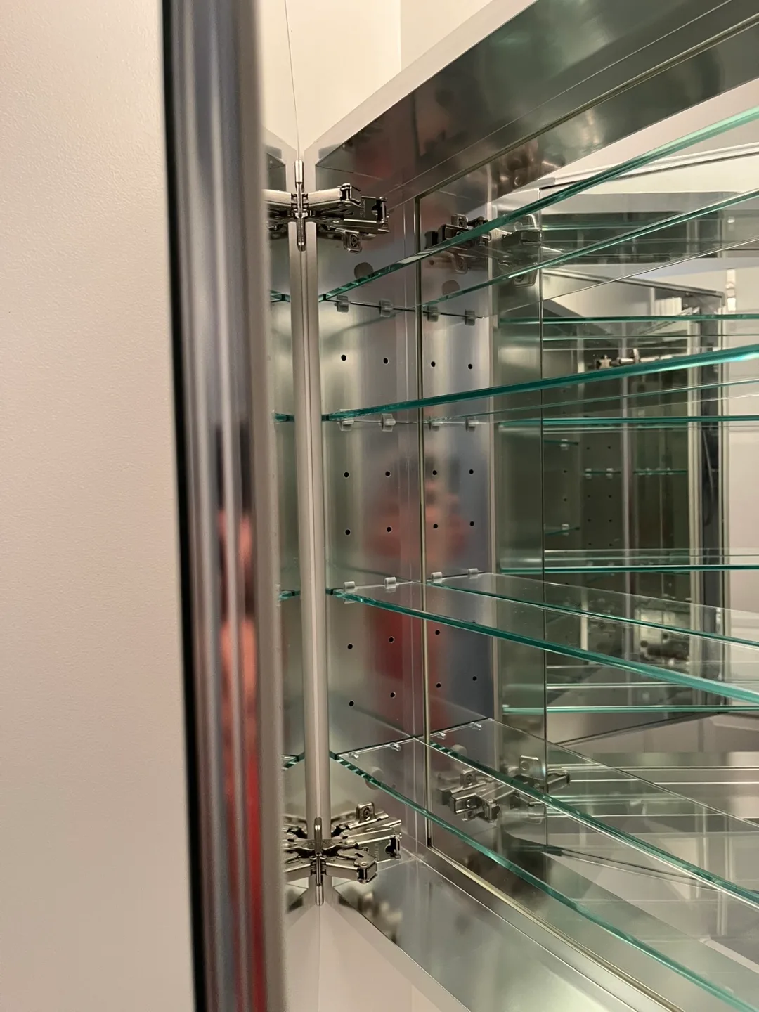 KOHLER Premium XL 30"x 26" two-door medicine cabinet image indicator(7)