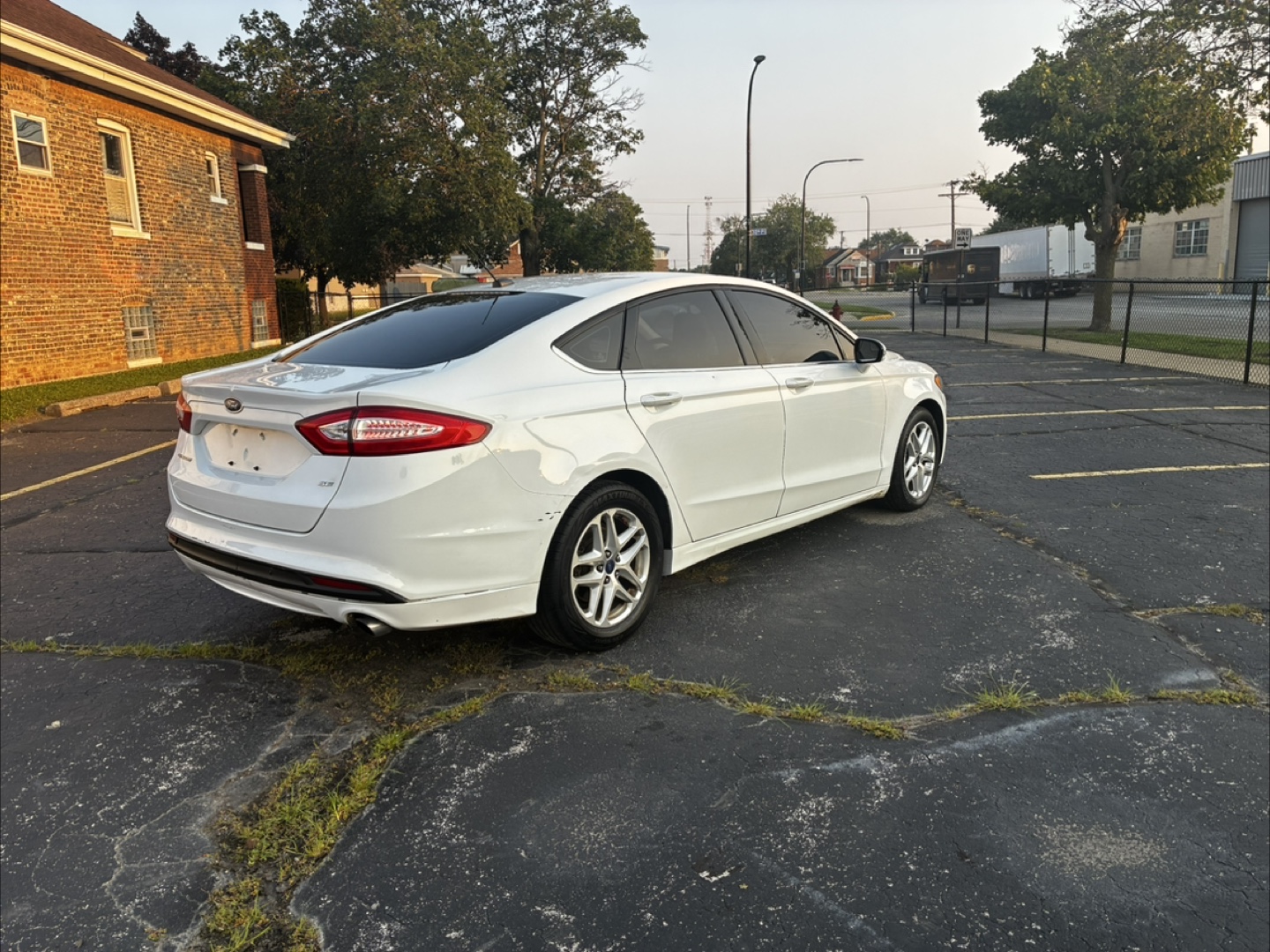 White Ford Fusion Sedan 2014 - photo 5