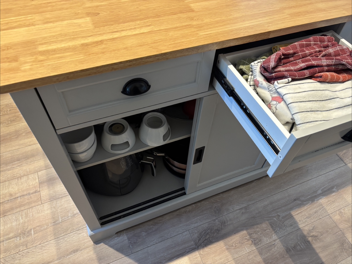 Kitchen Island w/ Folding Leaf & Storage - photo 4
