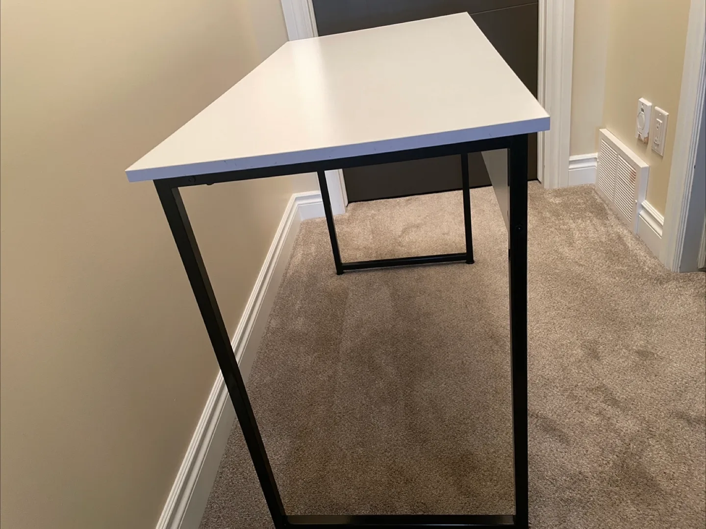 White Desk with Black Metal Frame image indicator(5)