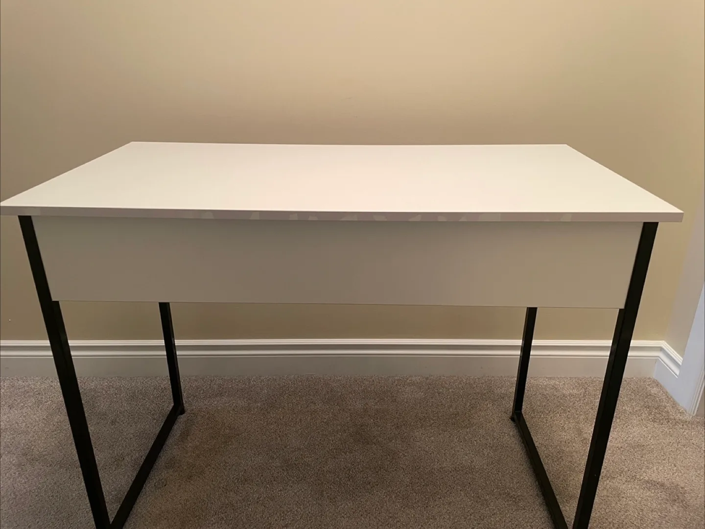 White Desk with Black Metal Frame image indicator(6)
