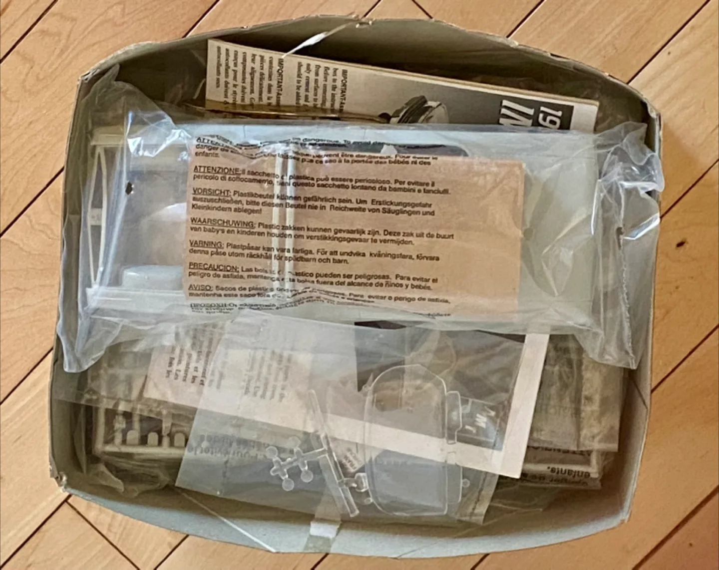 AMT 1962 Impala SS Model Kit - New in Box! image indicator(3)