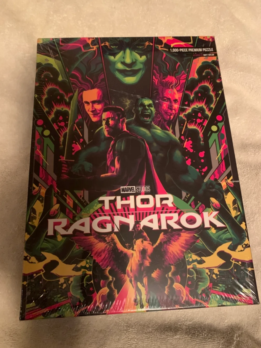 Marvel Studios Thor Ragnarok 1000-Piece Puzzle thumbnail