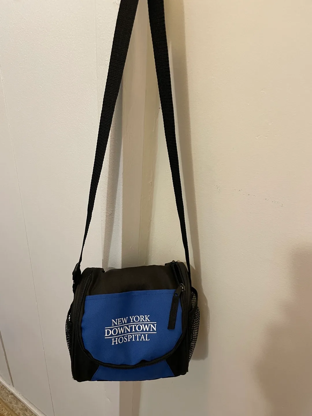 New York Downtown Hospital Bag thumbnail