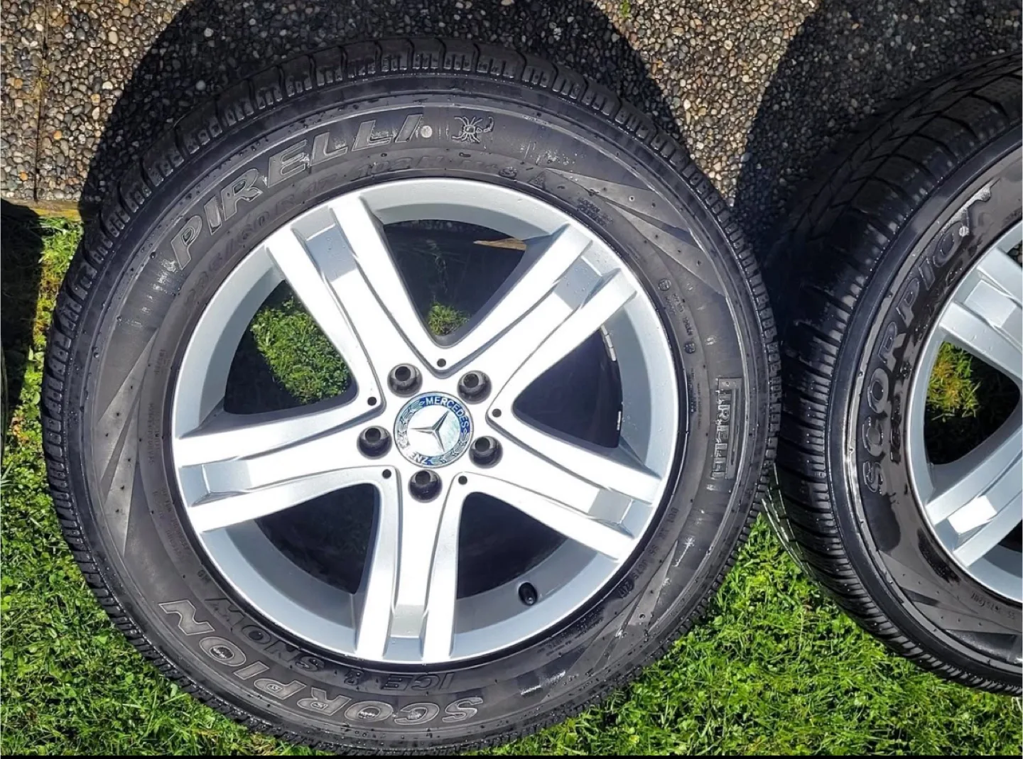 Used set of Mercedes wheels thumbnail