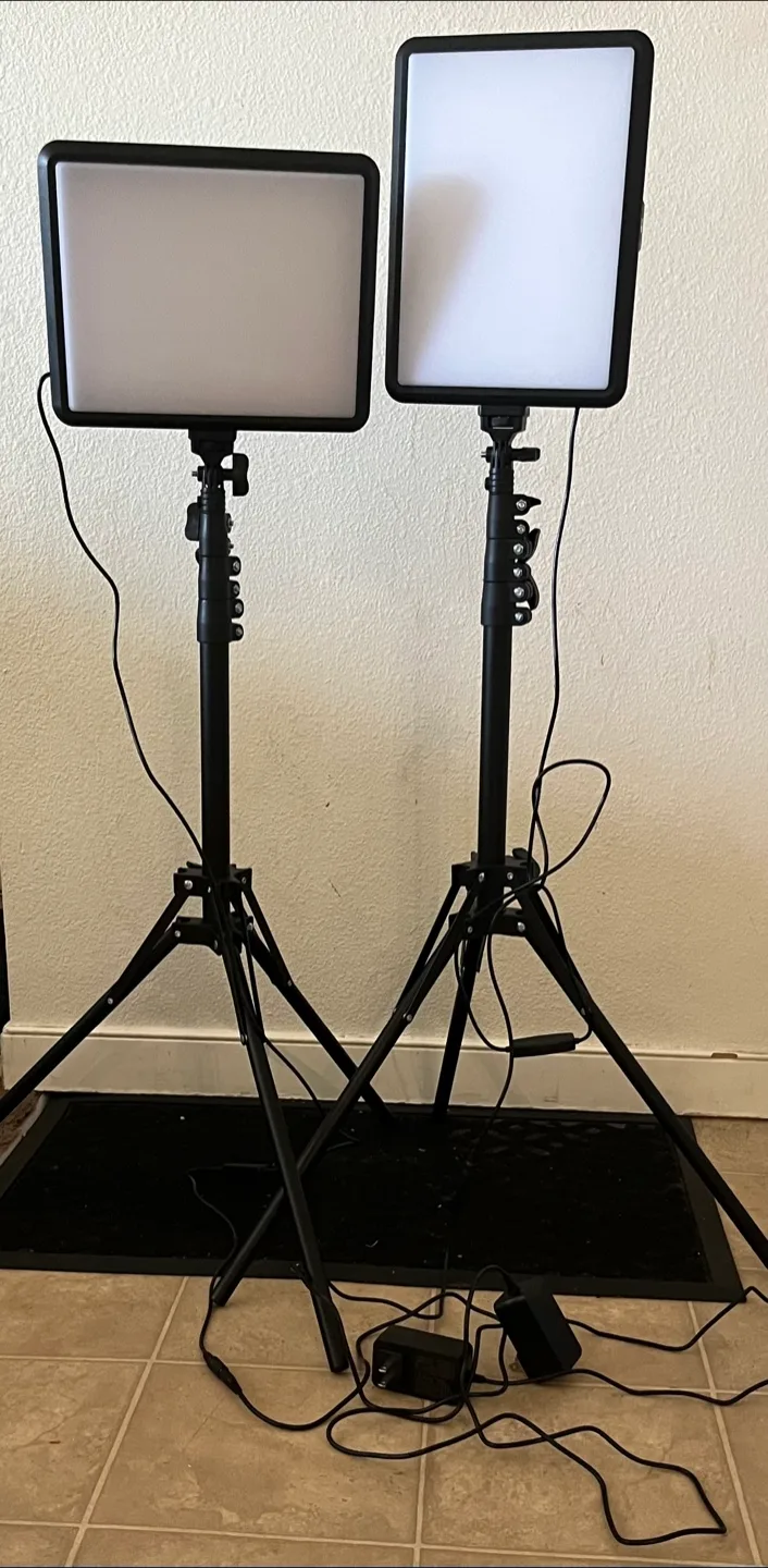 NiceVeedi 22W Video Light Kit - Like New! thumbnail