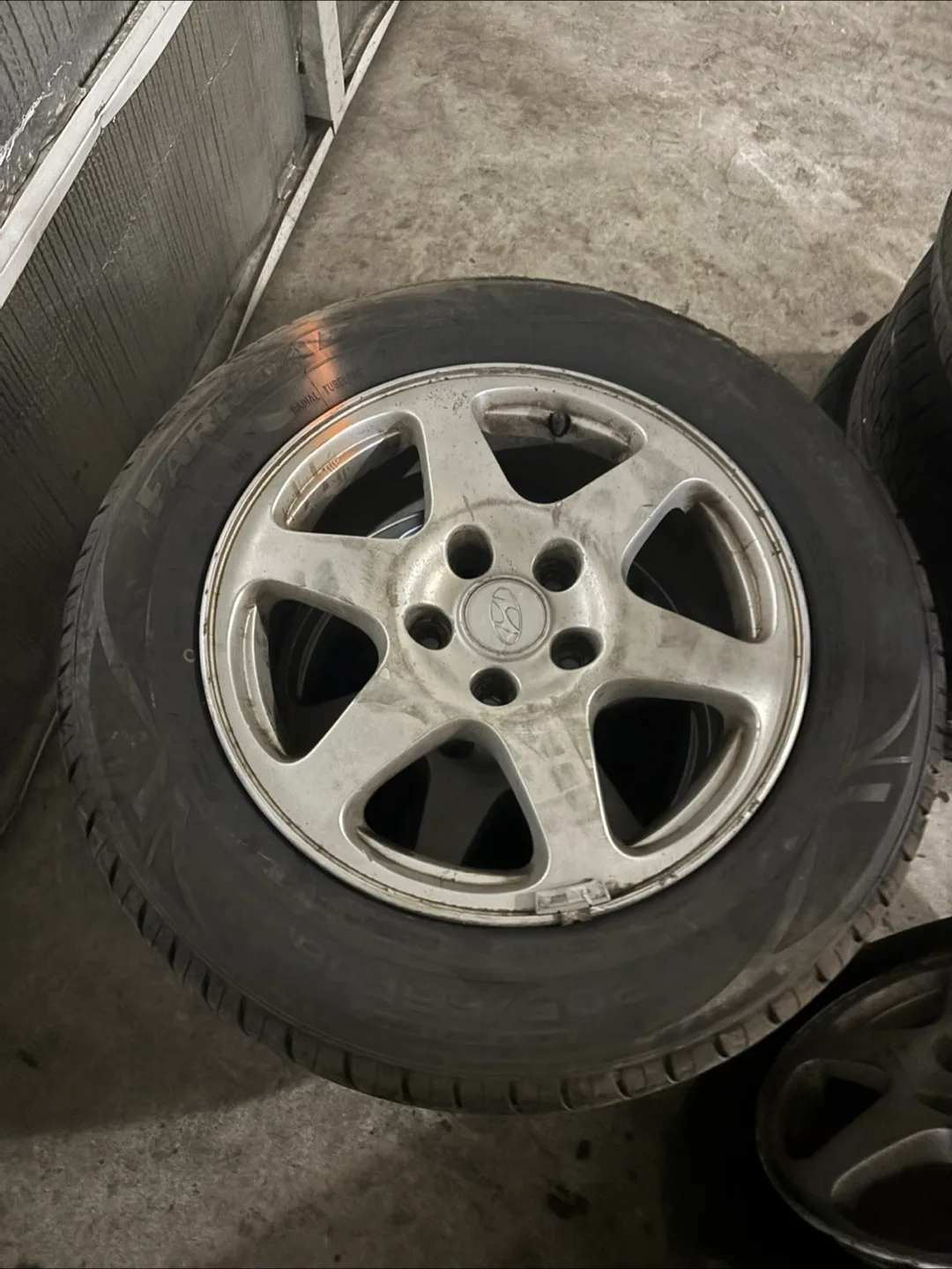 Set of Hyundai Wheels & Tires thumbnail